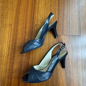 Vintage Etienne Aigner Navy Heels